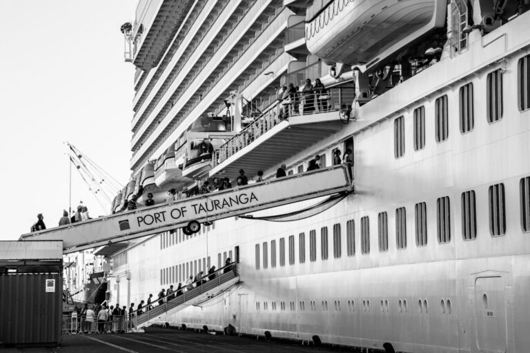 251192-katiecox_majesticprincess-89-web-1080px